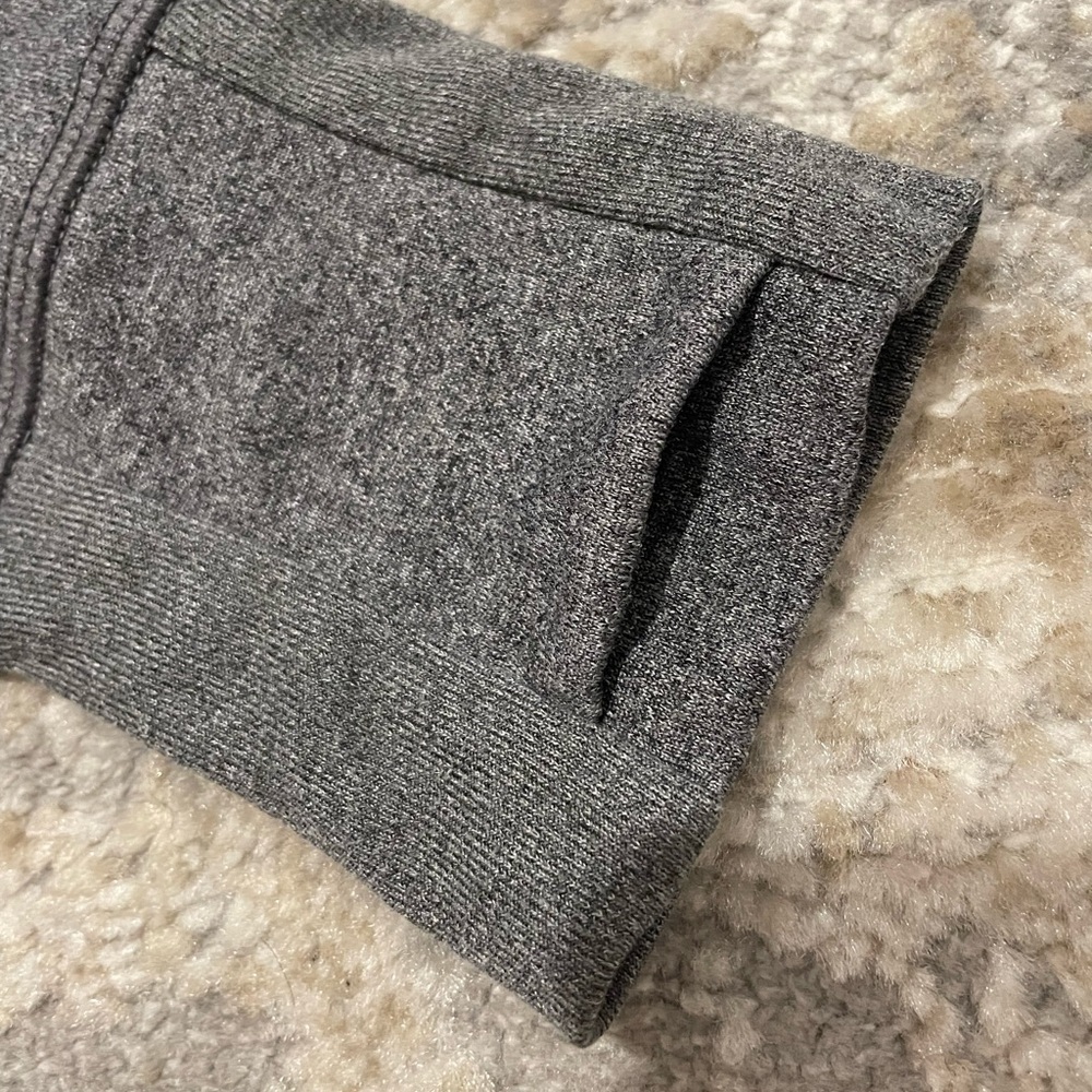 UW Whitewater Warhawks Under Armour Gray Hoodie Sweatshirt Small Lightweight WI - Picture 3 of 8